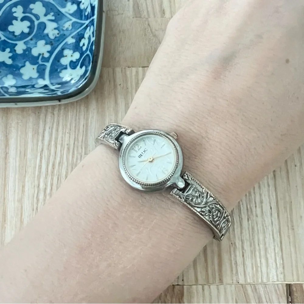 Relic ladies vintage style two tone dress watch NEW BATTERY